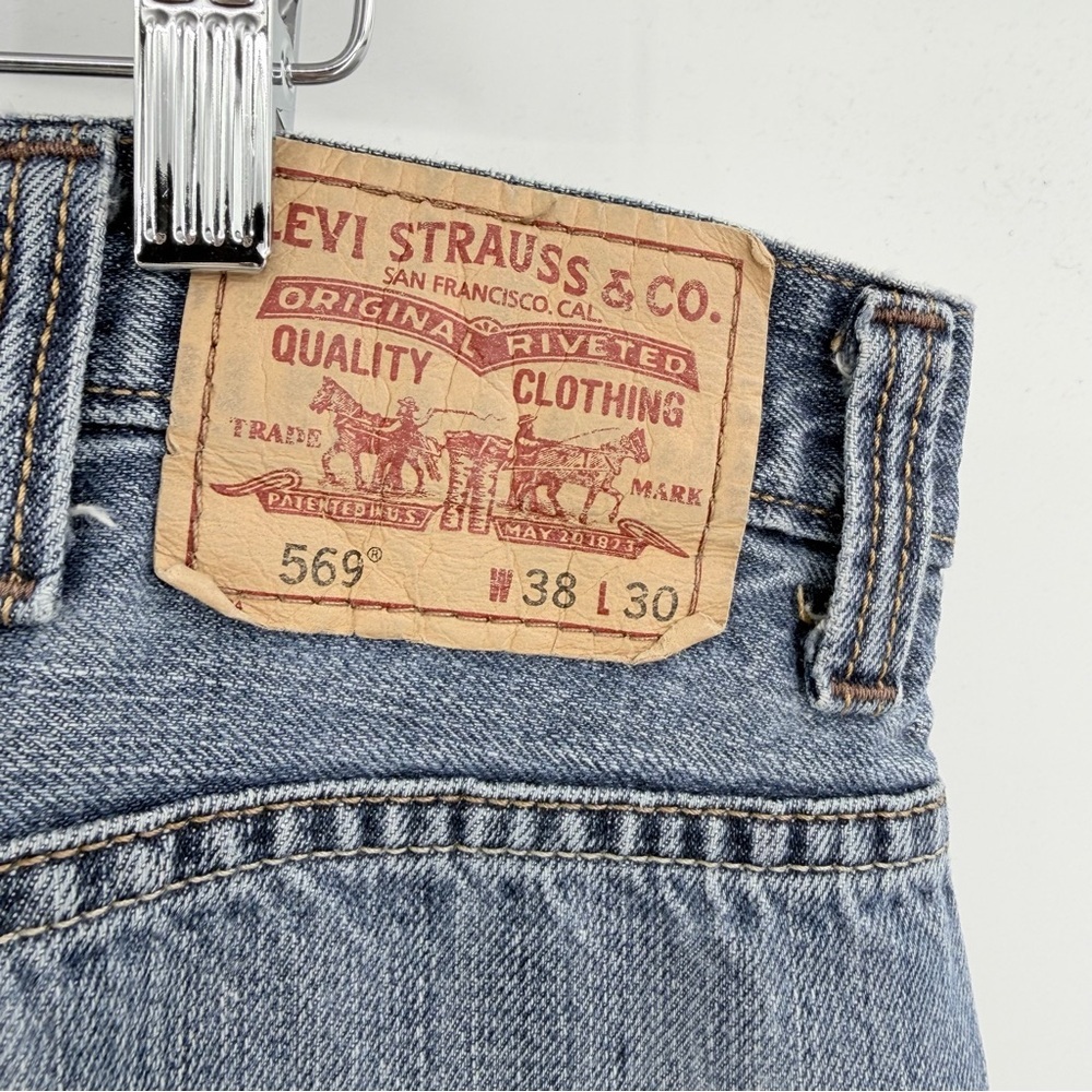 Levi's 569 Loose Straight Light Y2K 90’s Blue Jeans Red Tag Size 38x30 - Picture 4 of 4